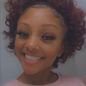 Meet your Posher, Kanise